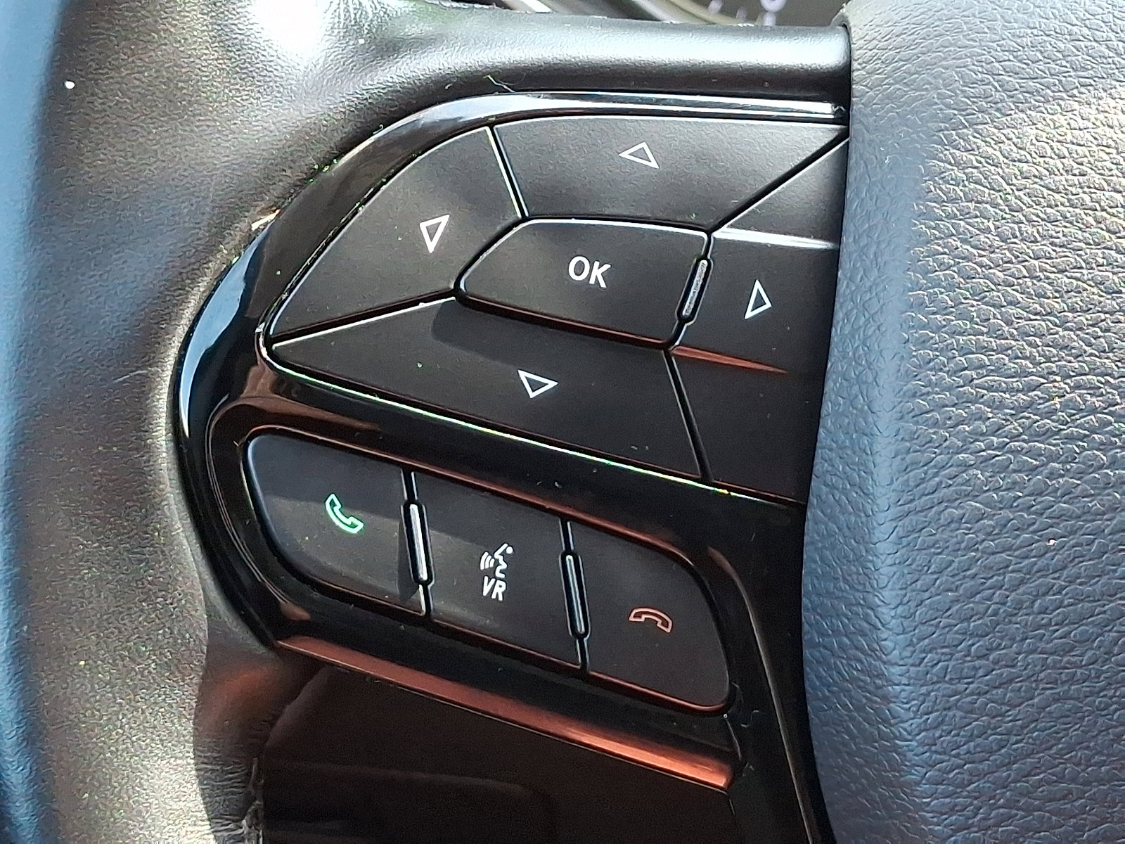 Certified 2020 Jeep Cherokee Latitude Plus AWD/4WD image 20