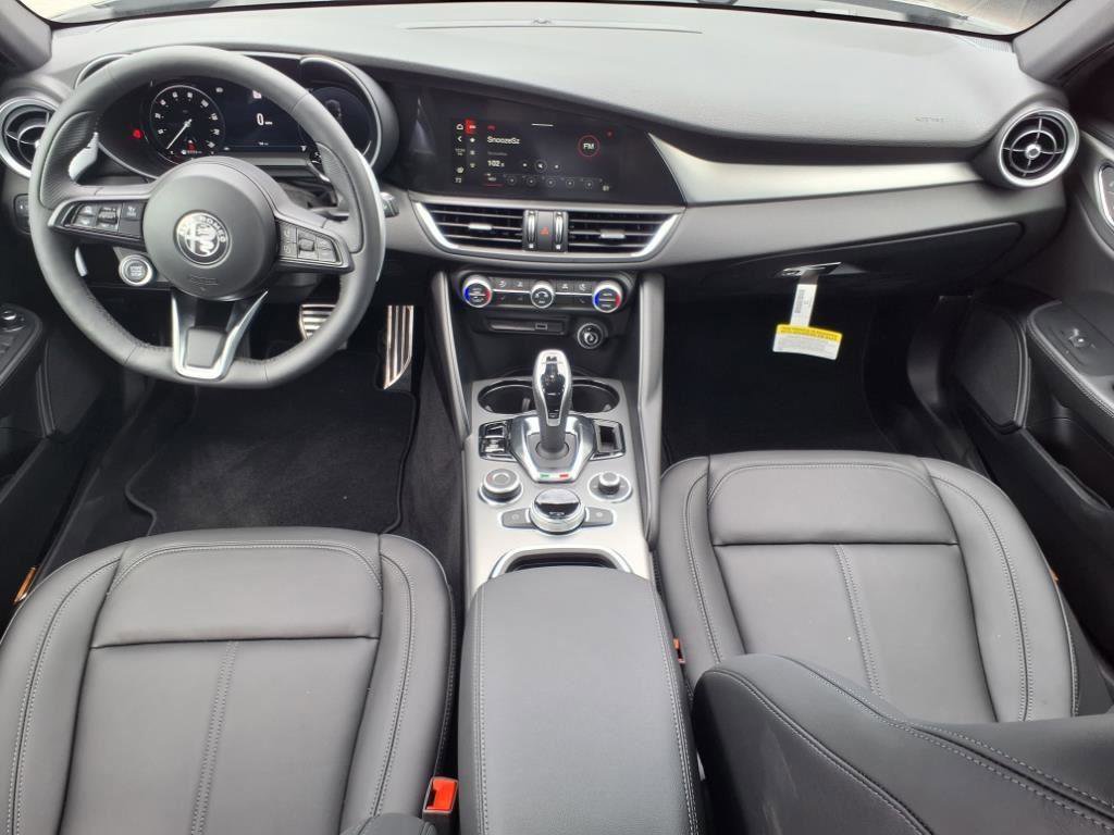New 2025 Alfa Romeo Giulia w/ Driving Assist Package RWD image 25