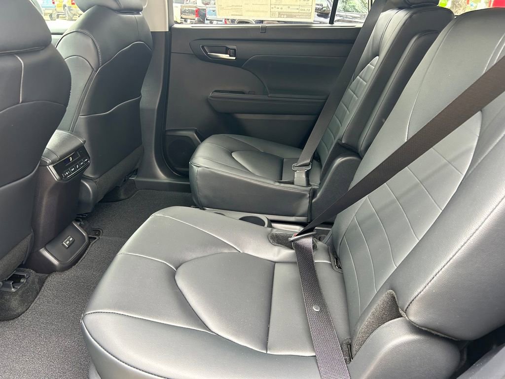 New 2026 Toyota Highlander XLE AWD/4WD image 19