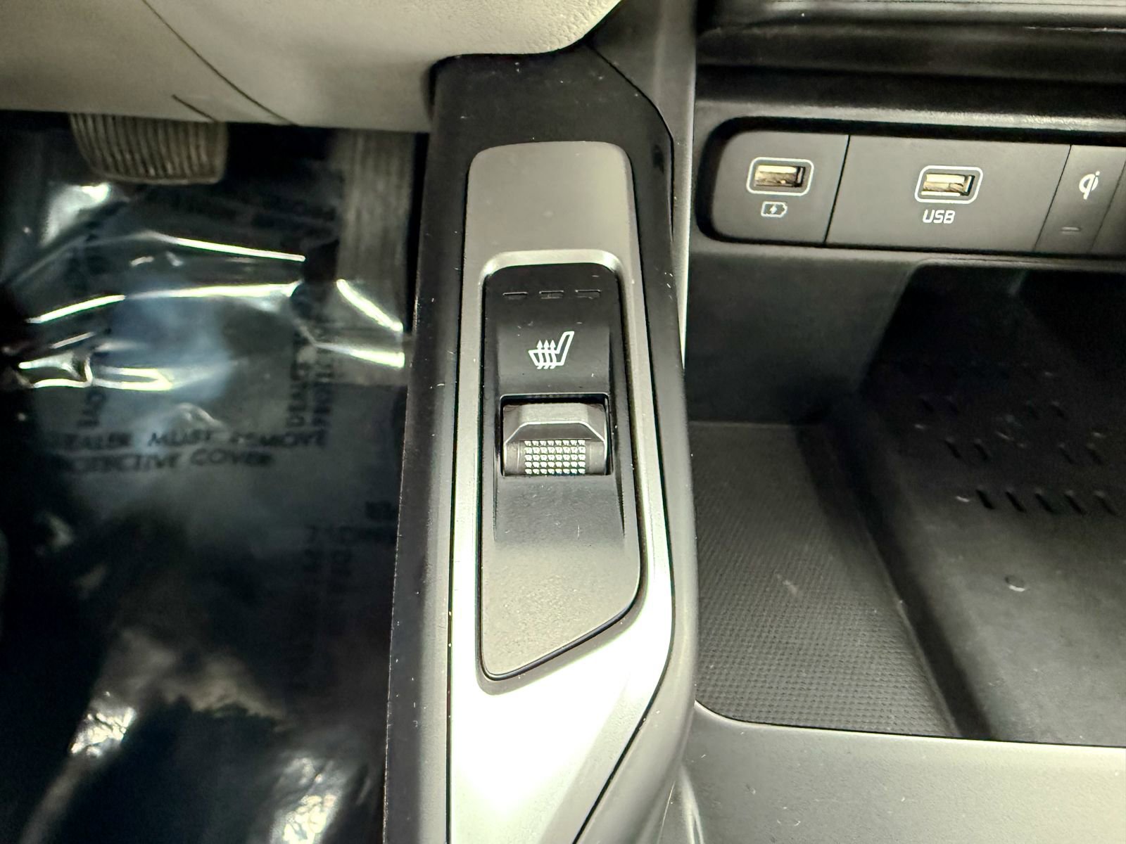 Used 2023 Kia Sorento S image 32