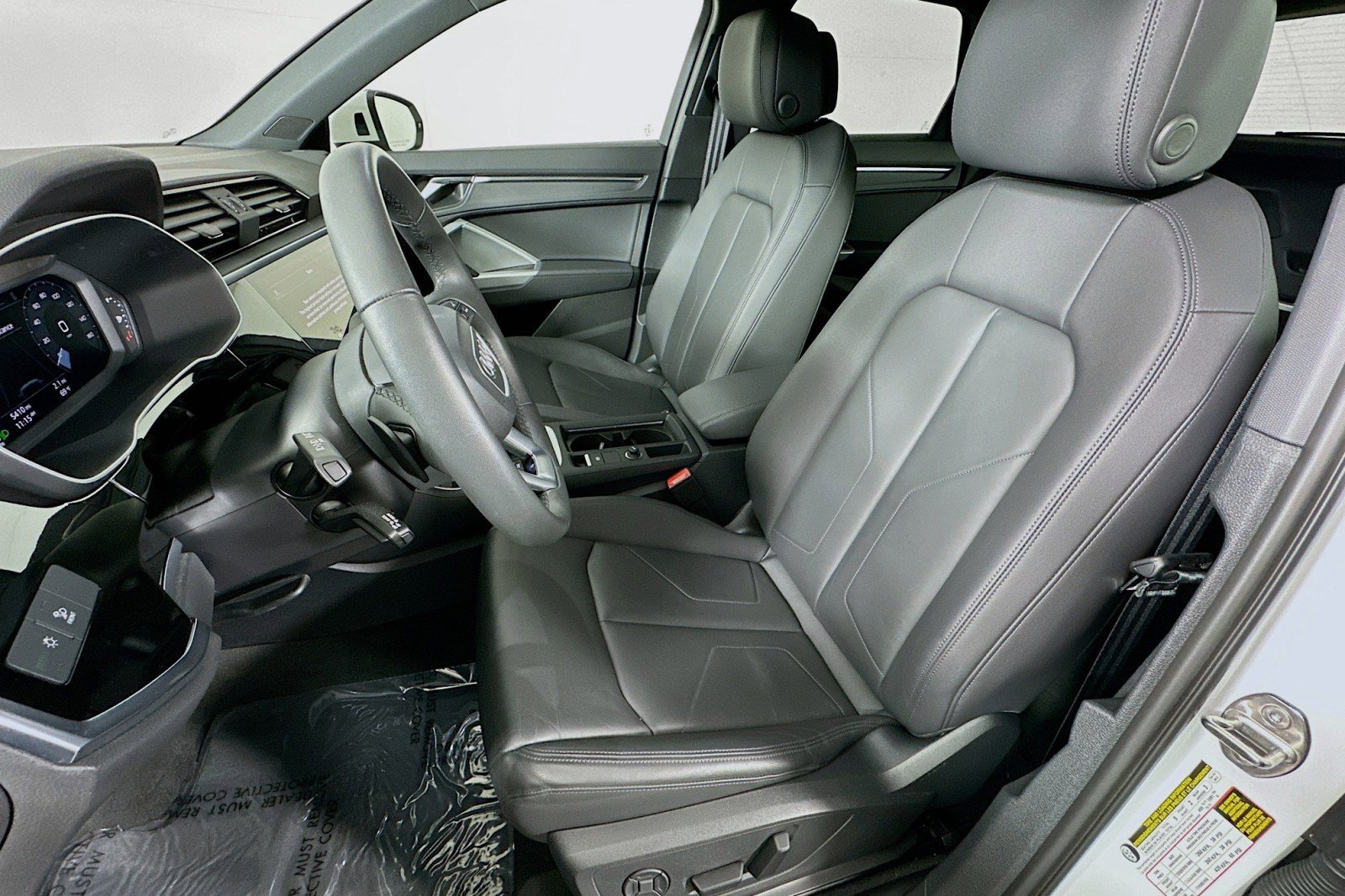 Used 2025 Audi Q3 2.0T Premium w/ Convenience Package image 18