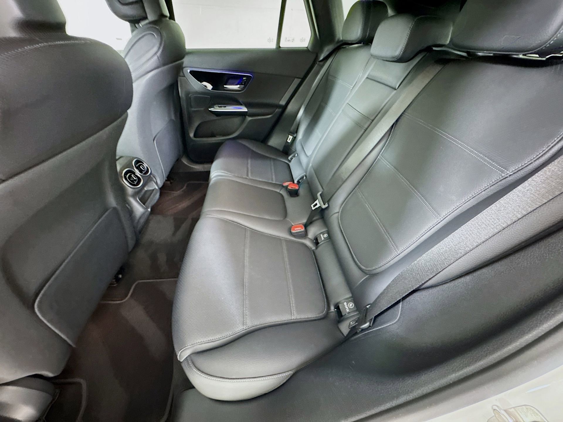 Certified 2025 Mercedes-Benz GLC 300 image 24