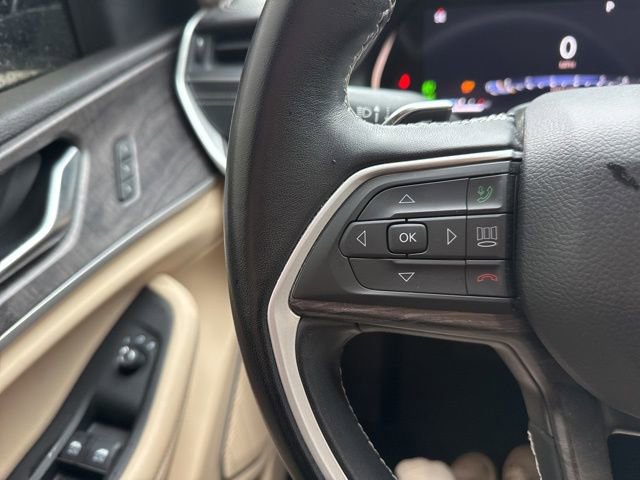 Used 2022 Jeep Grand Cherokee Limited w/ Luxury Tech Group II image 18