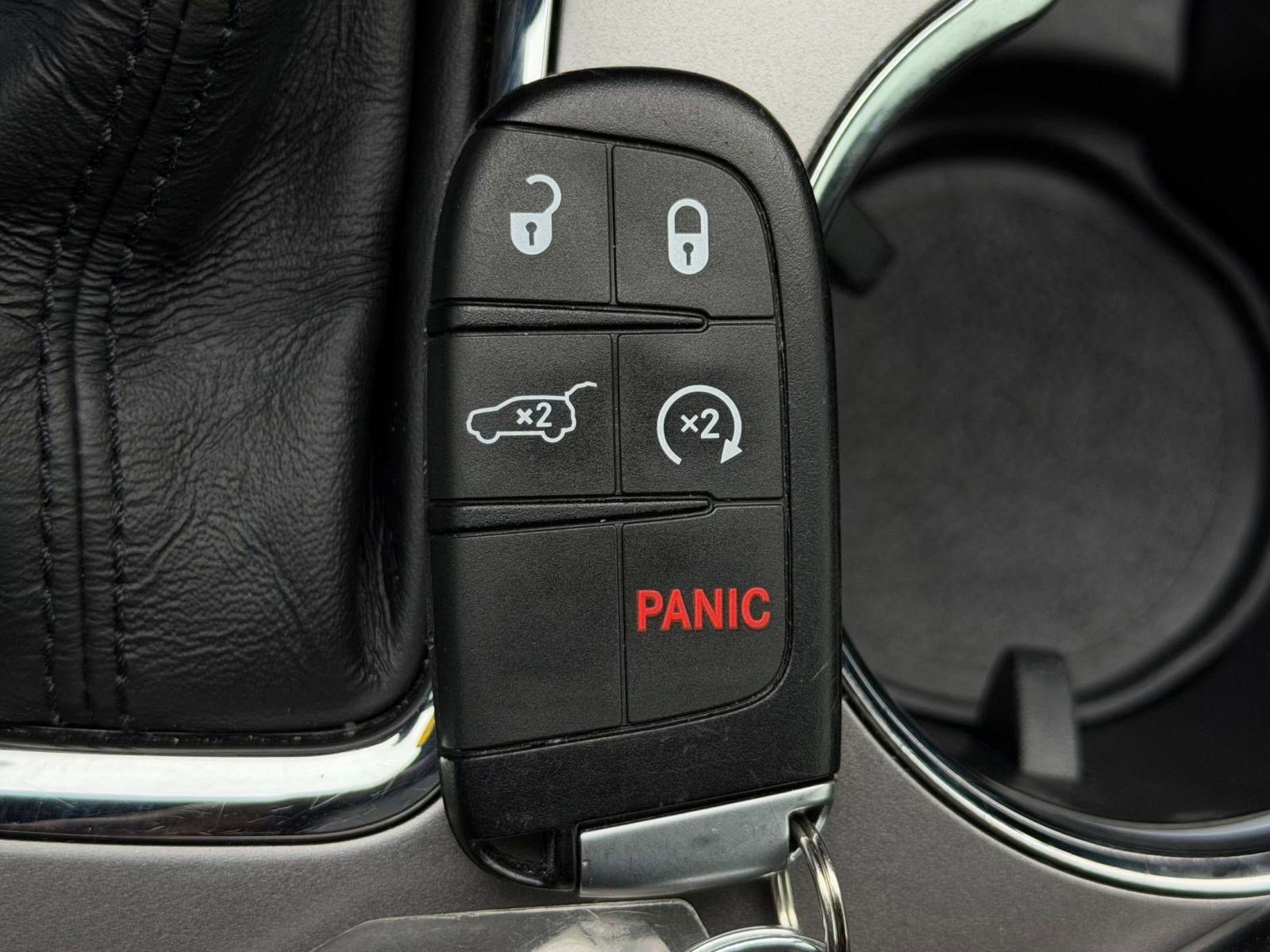 Used 2019 Jeep Grand Cherokee Laredo image 24