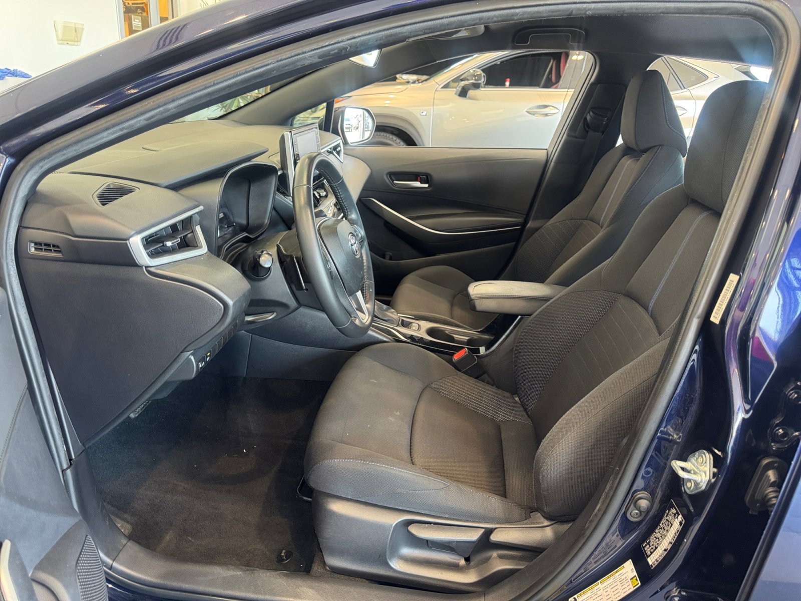 Used 2020 Toyota Corolla SE w/ Carpet Mat Package (TMS) FWD image 14