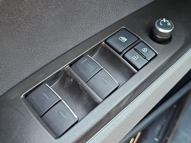 Used 2021 Toyota Camry XLE FWD image 25
