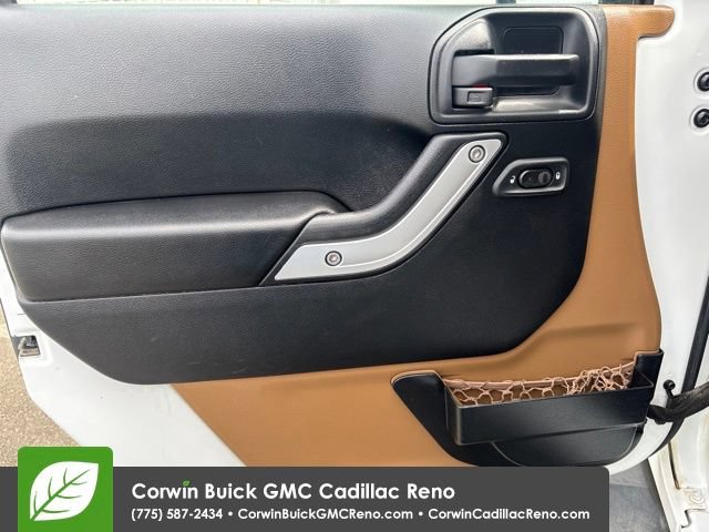 Used 2016 Jeep Wrangler Unlimited Sahara w/ Connectivity Group AWD/4WD image 10