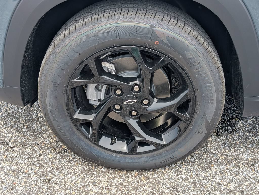 New 2026 Chevrolet Trax LT w/ Sunroof Package FWD image 11