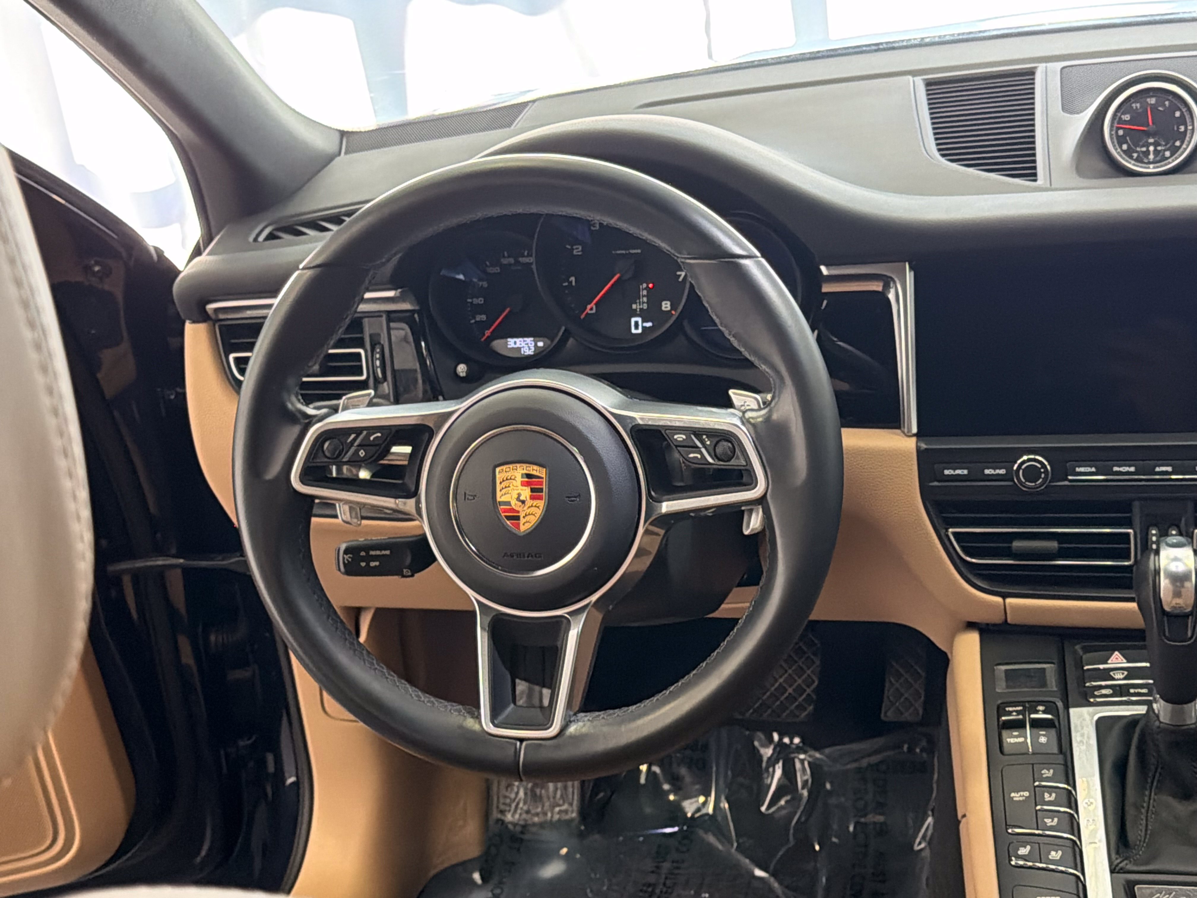 Certified 2021 Porsche Macan AWD/4WD image 20