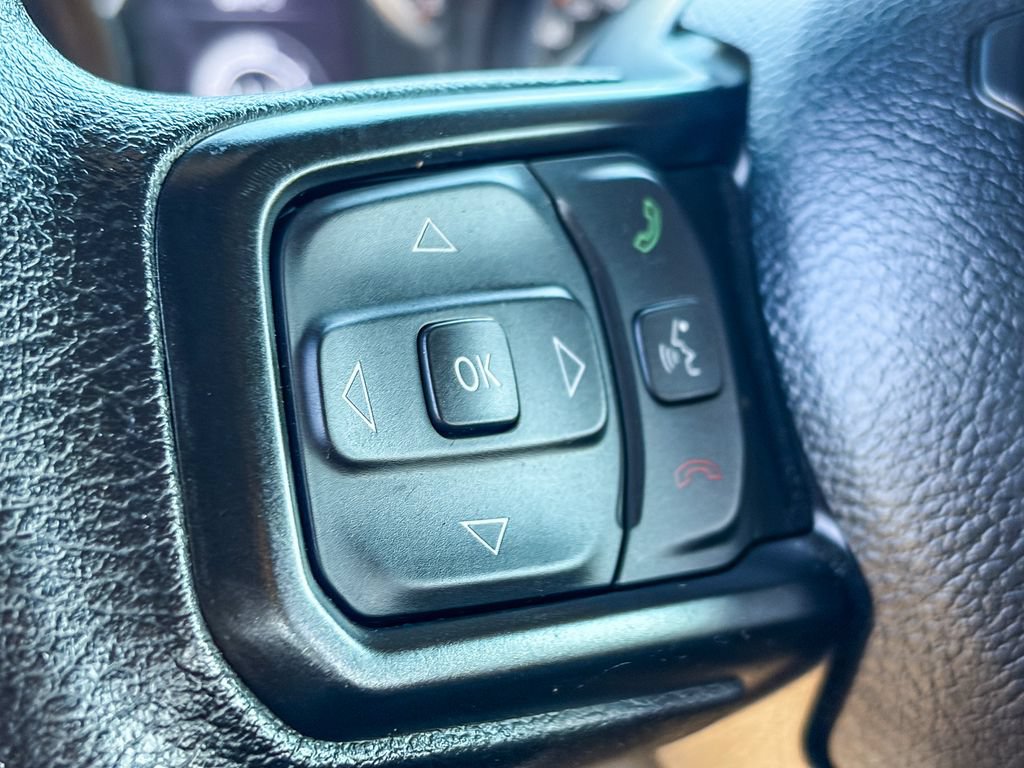Used 2025 Jeep Wrangler Sport AWD/4WD image 19