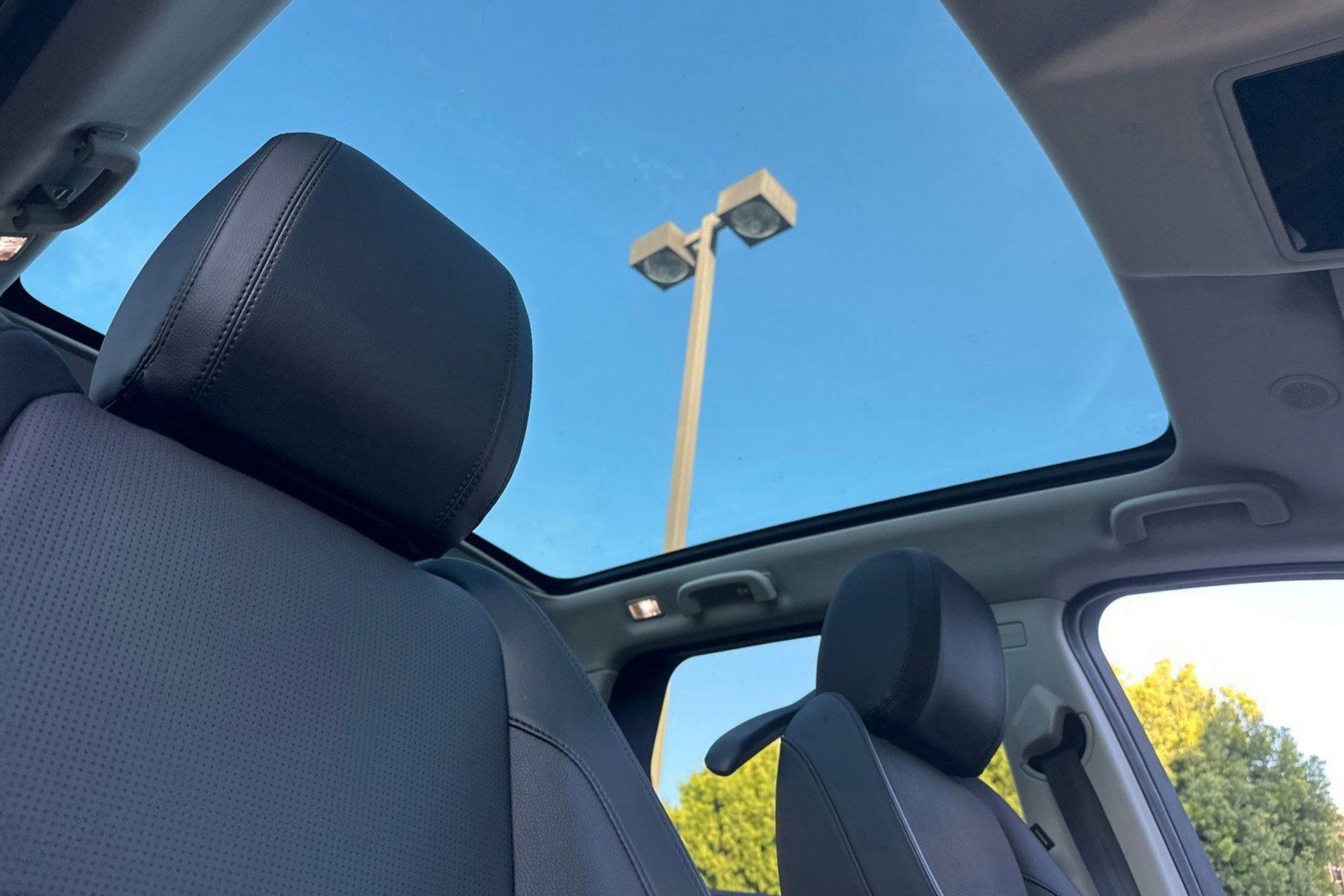 New 2025 Land Rover Discovery Sport S AWD/4WD image 25