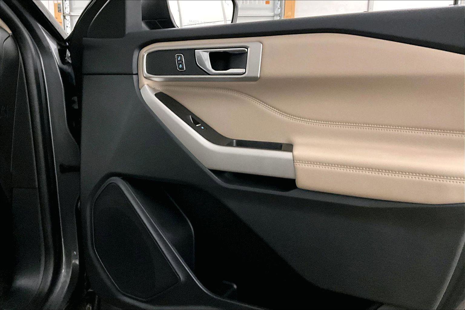 Used 2022 Ford Explorer XLT w/ Equipment Group 202A image 23