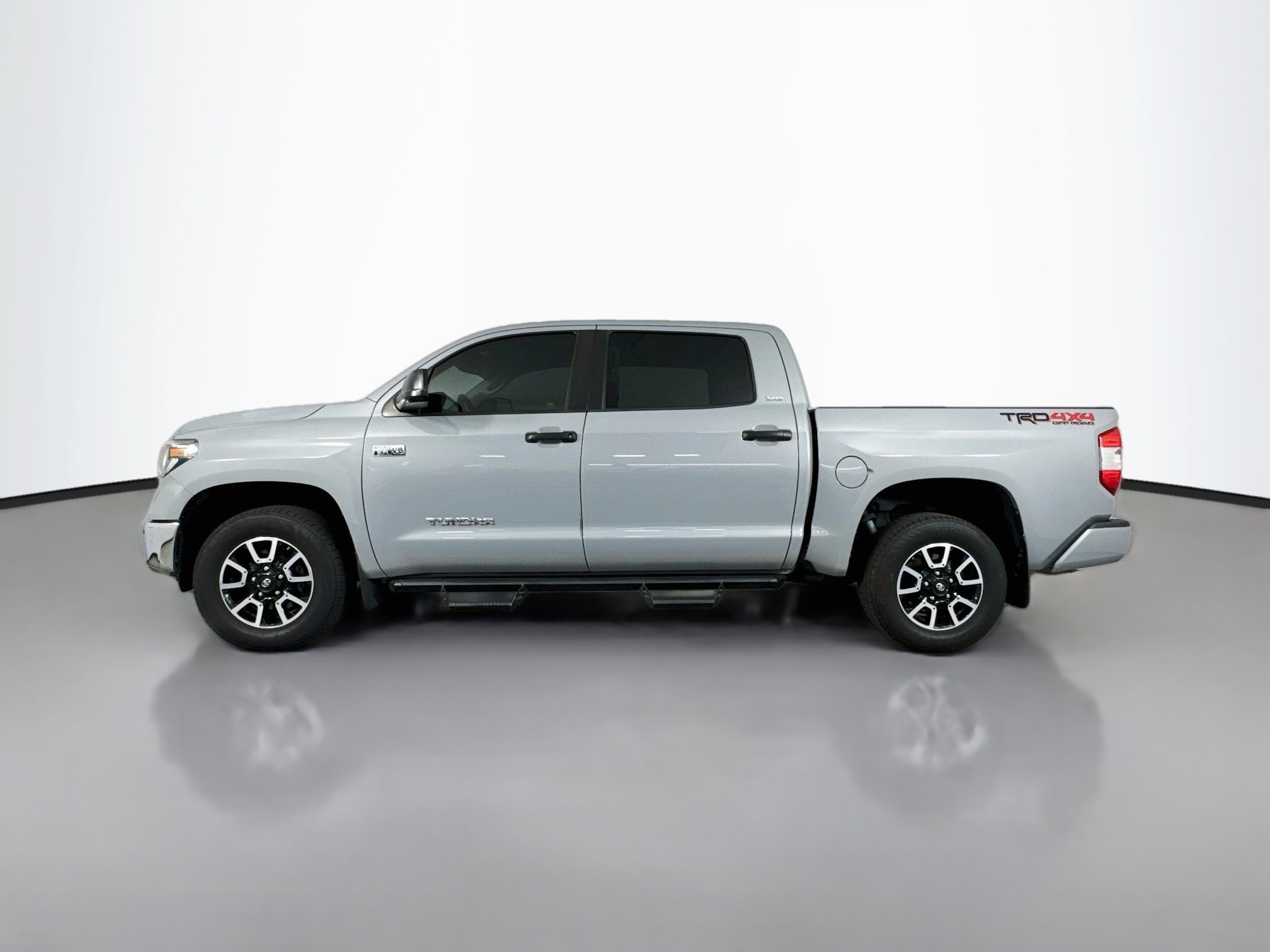 Certified 2019 Toyota Tundra SR5 w/ TRD Off Road Package AWD/4WD image 4
