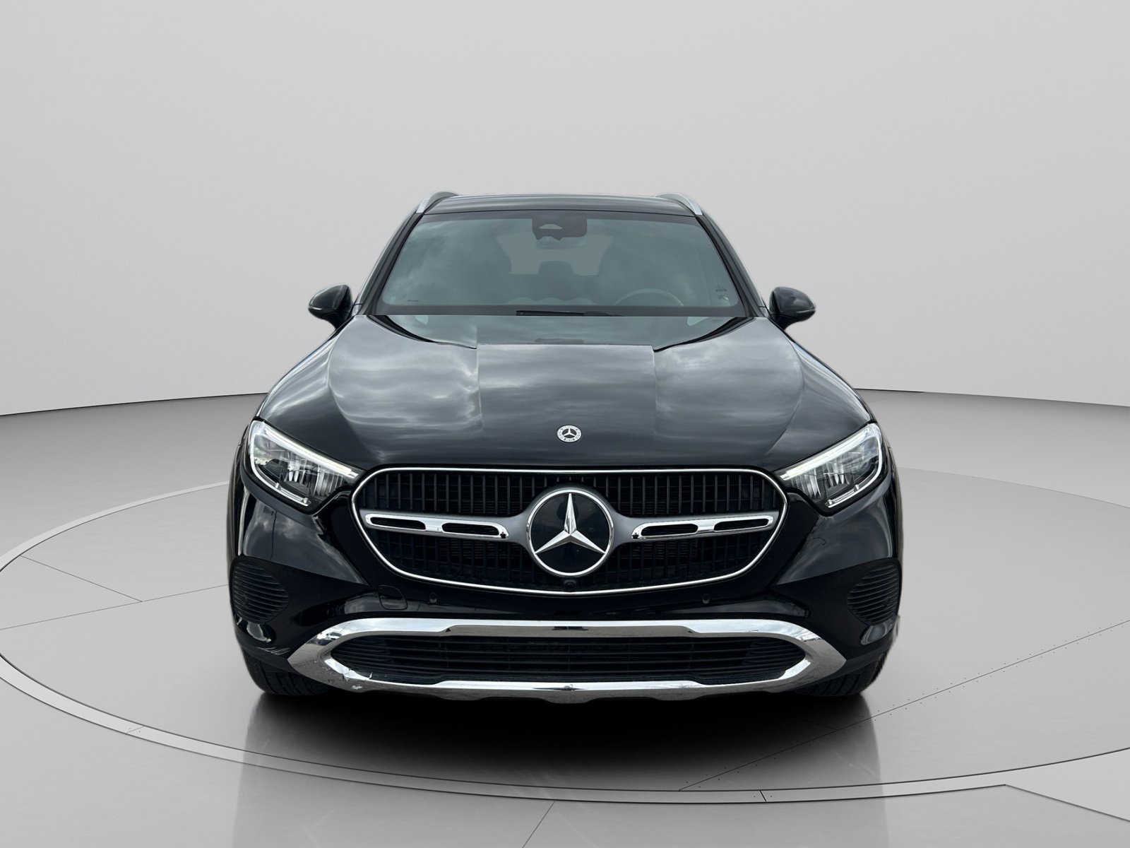 Used 2025 Mercedes-Benz GLC 300 image 8