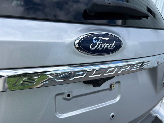 Used 2018 Ford Explorer XLT w/ Equipment Group 201A FWD image 57