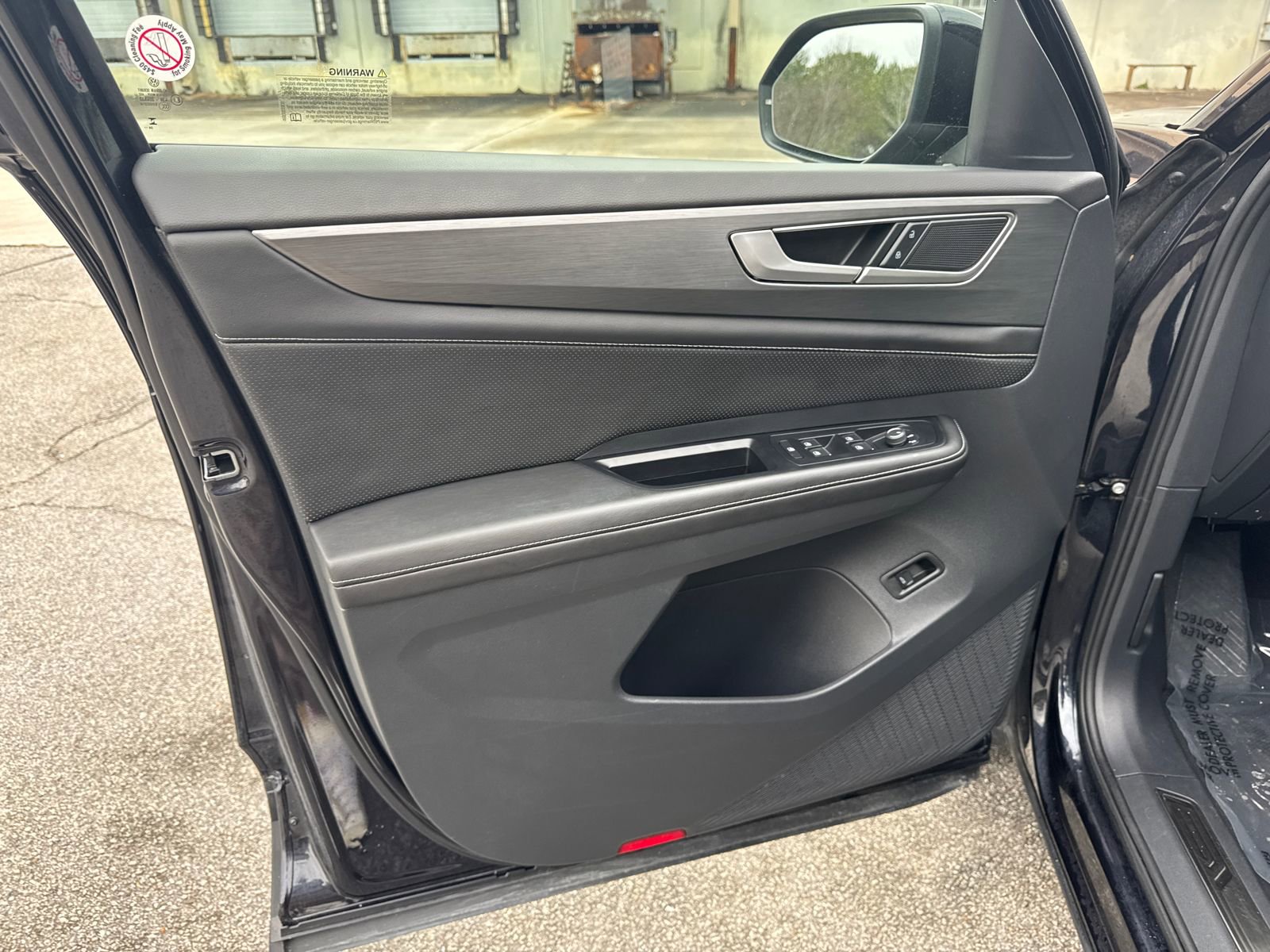 Used 2025 Volkswagen Atlas Cross Sport SE image 10