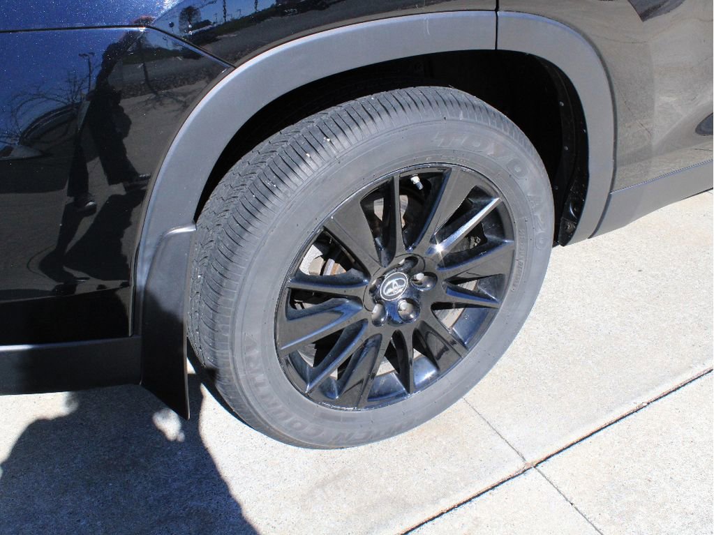 Used 2019 Toyota Highlander SE AWD/4WD image 10