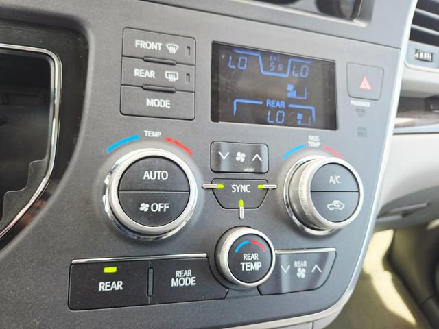 Used 2017 Toyota Sienna XLE FWD image 29