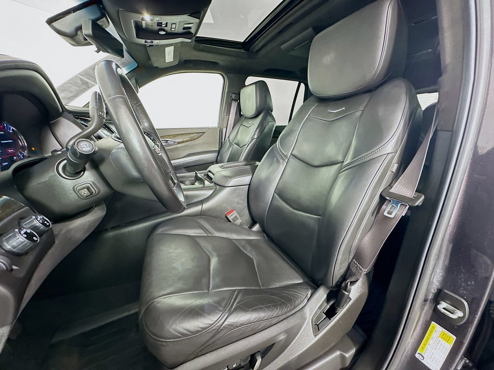Used 2017 Cadillac Escalade Platinum AWD/4WD image 24