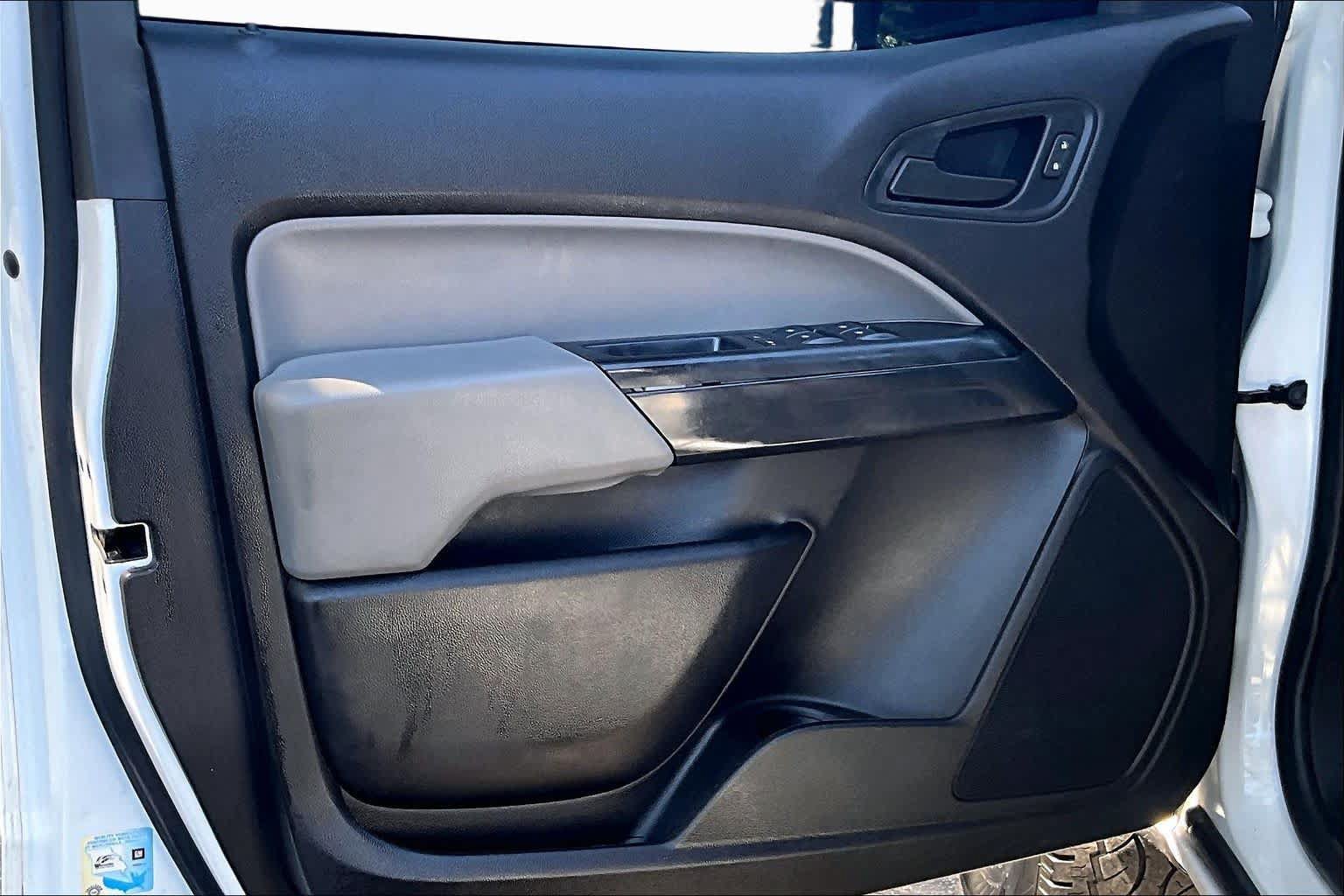Used 2019 Chevrolet Colorado W/T w/ WT Convenience Package AWD/4WD image 21