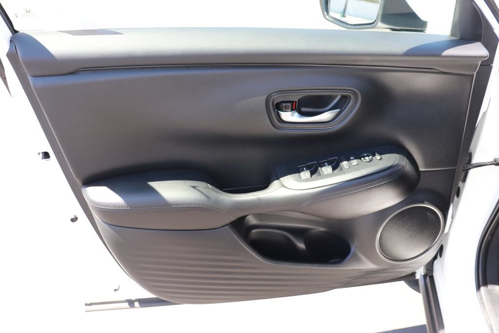 Certified 2026 Honda HR-V LX image 9