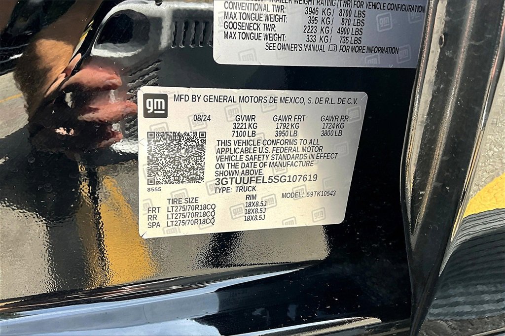 Used 2025 GMC Sierra 1500 AT4X image 36