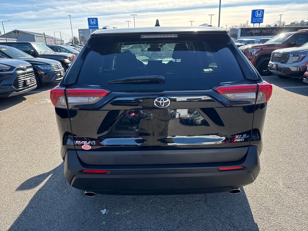 Used 2019 Toyota RAV4 XLE w/ Convenience Package image 6
