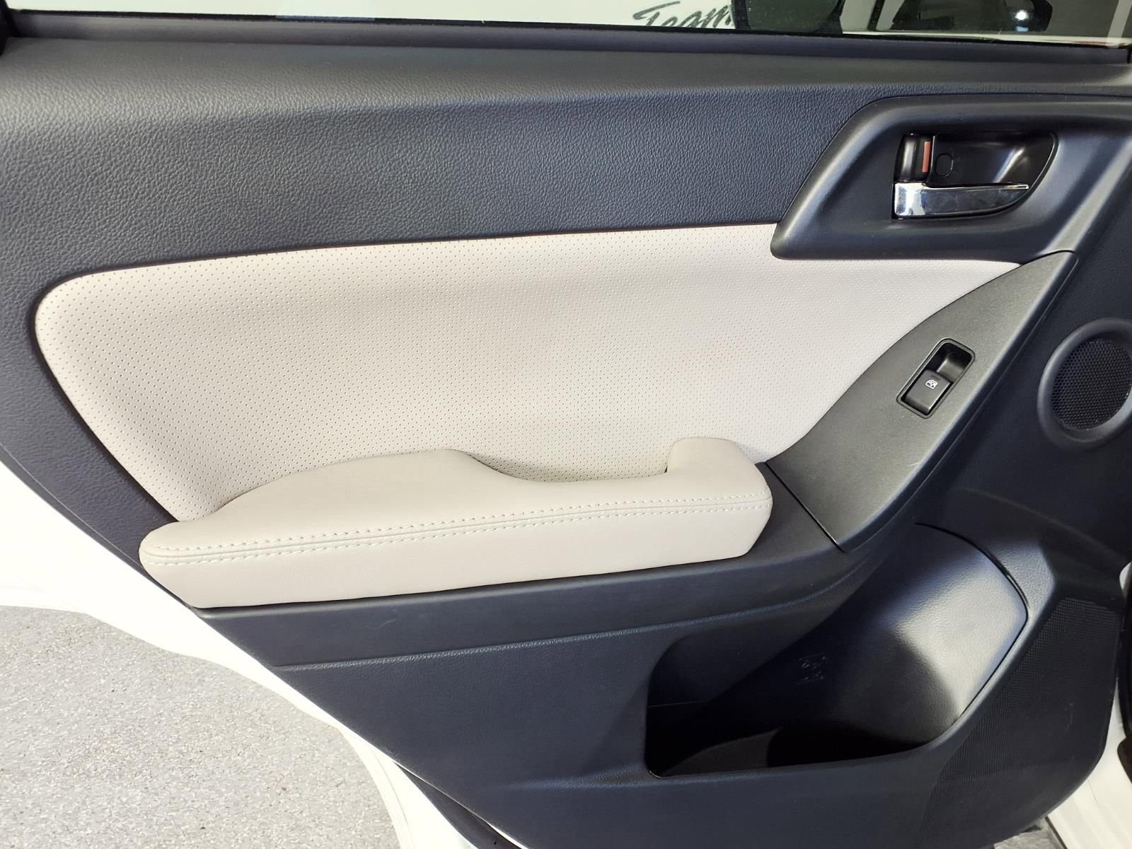 Used 2016 Subaru Forester 2.5i Limited image 11