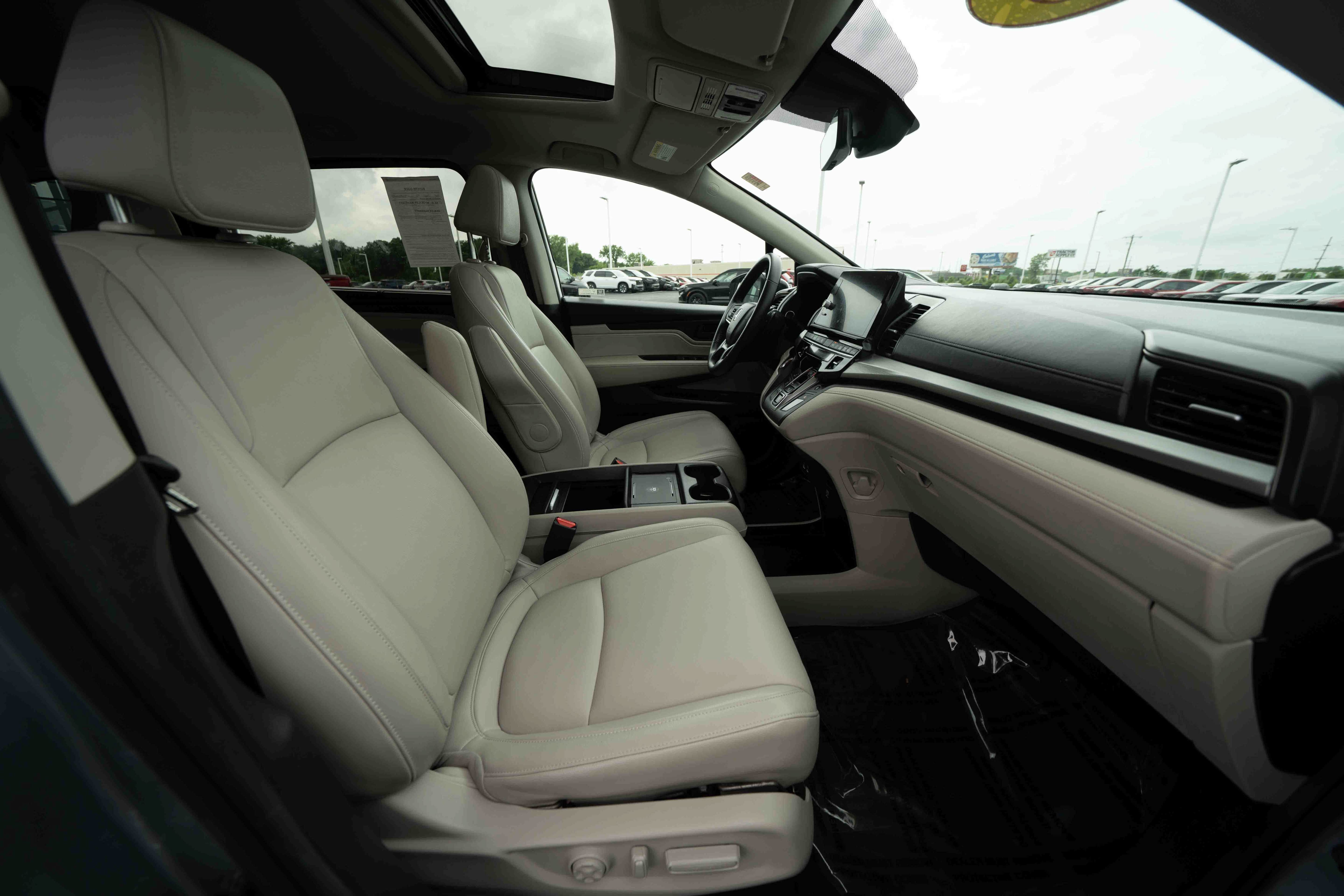 Used 2025 Honda Odyssey EX-L image 27
