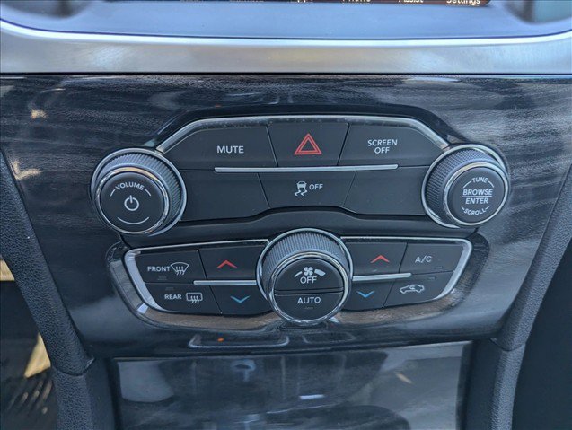 Used 2013 Chrysler 300 C RWD image 19