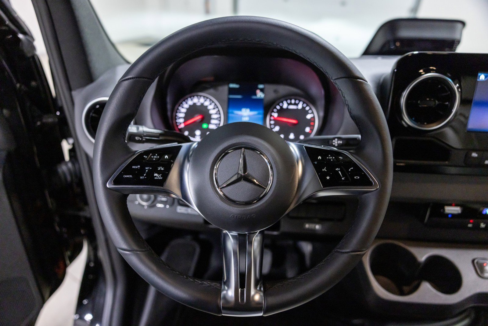 Used 2025 Mercedes-Benz Sprinter 3500 image 21