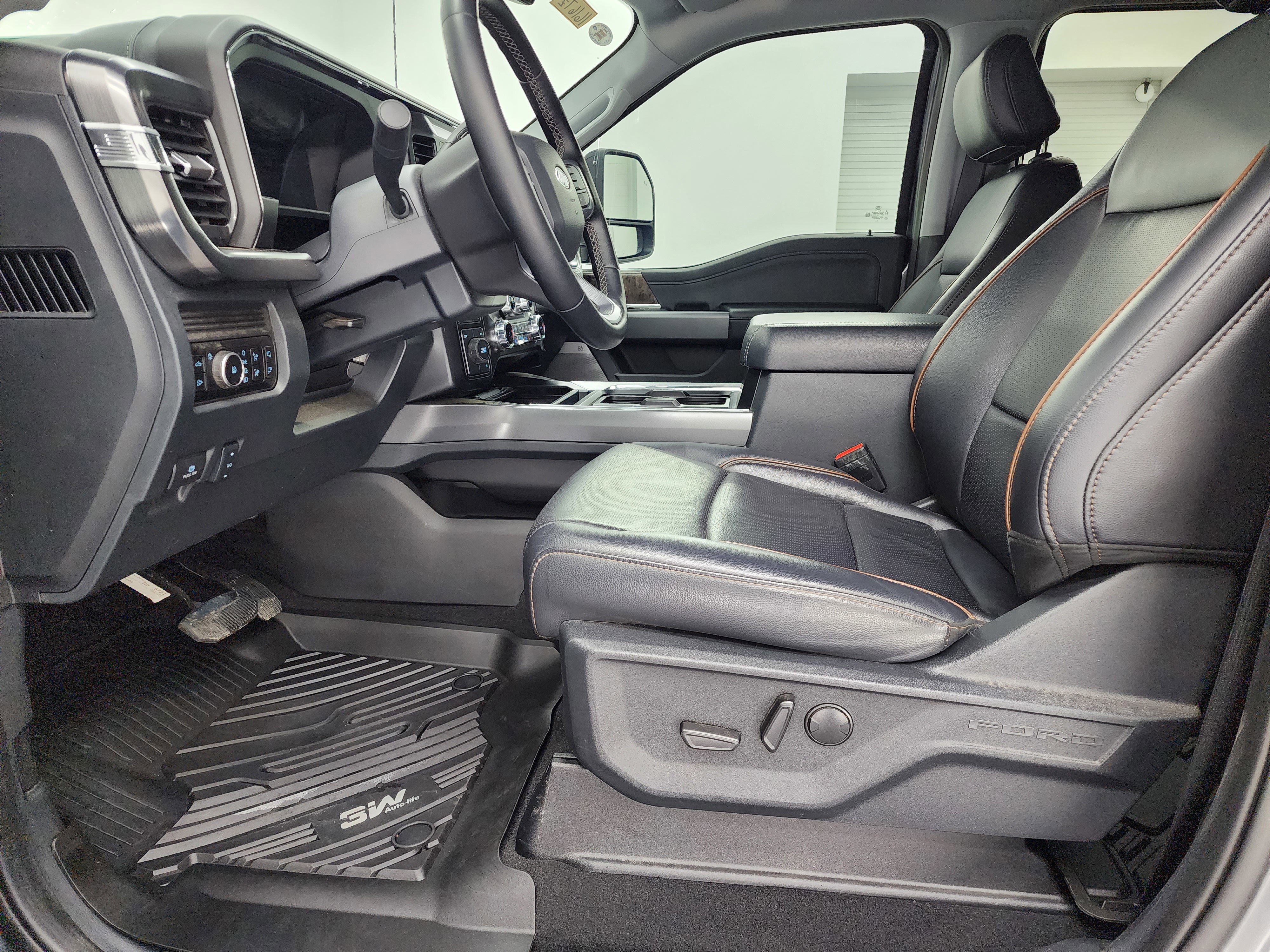 Used 2025 Ford F350 Lariat w/ Lariat Ultimate Package image 7