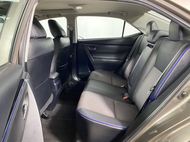 Certified 2018 Toyota Corolla SE w/ SE Premium Package FWD image 11