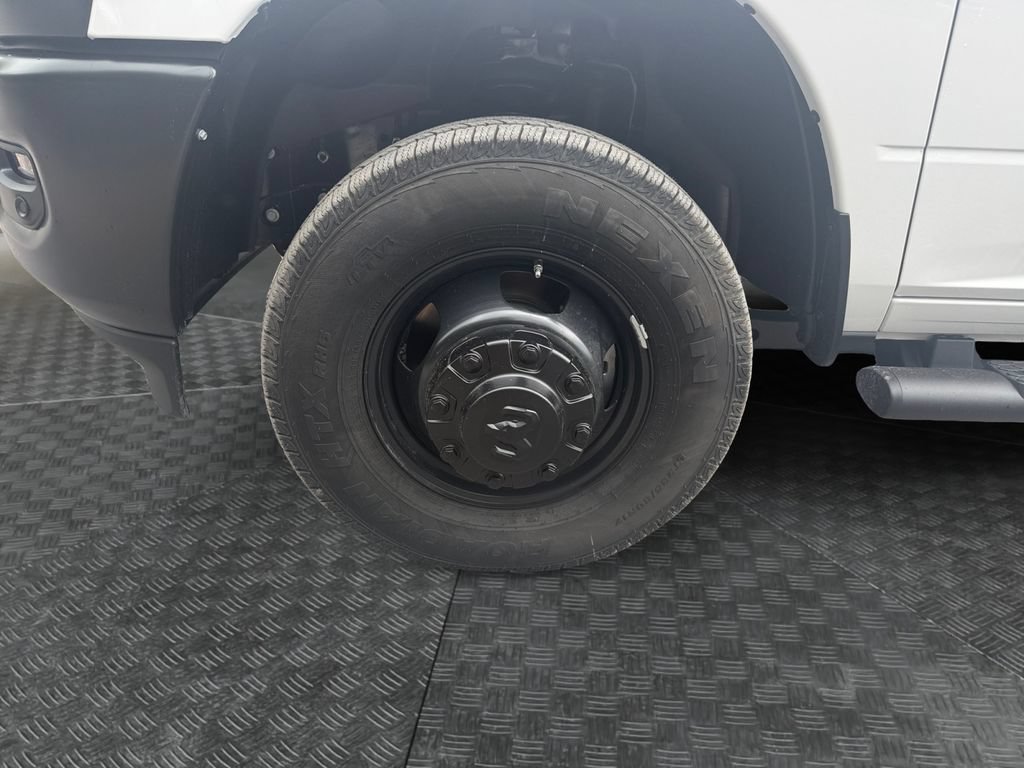 New 2026 RAM 3500 Tradesman AWD/4WD image 14