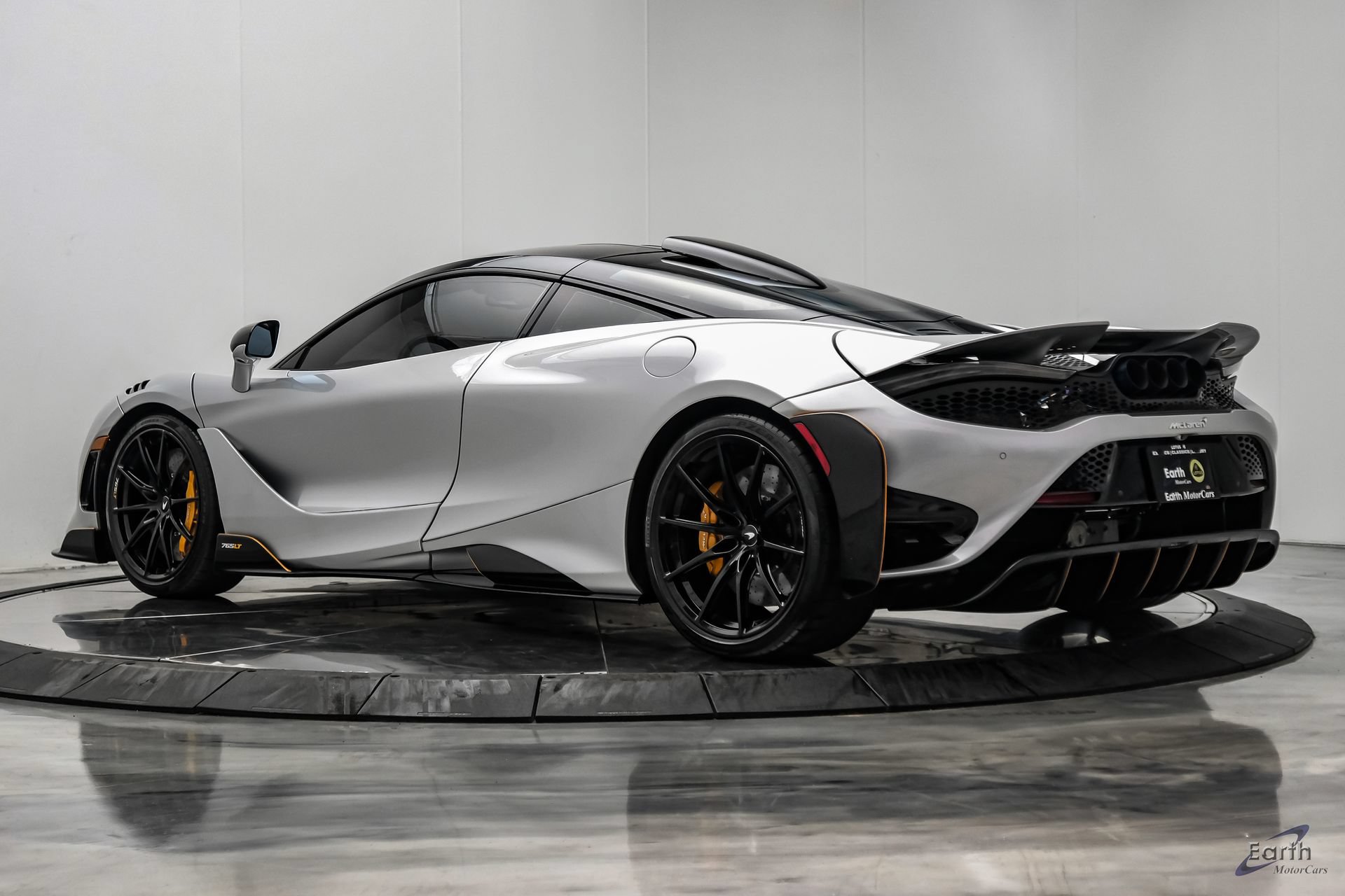 Used 2021 McLaren 765LT RWD image 12