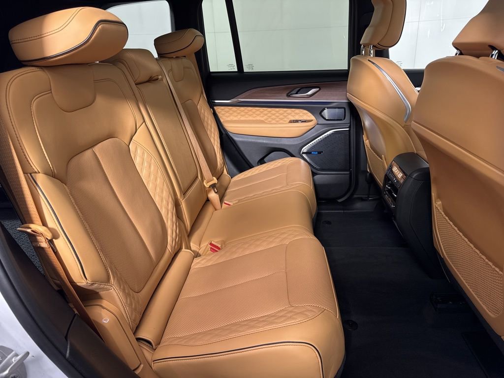 Used 2022 Jeep Grand Cherokee Summit image 16