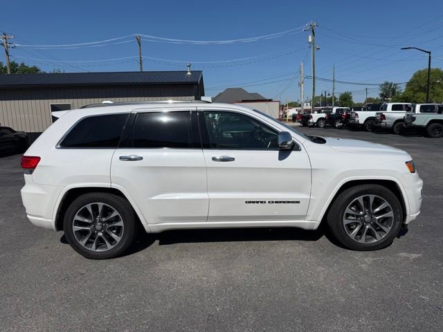 Used 2017 Jeep Grand Cherokee Overland AWD/4WD image 6