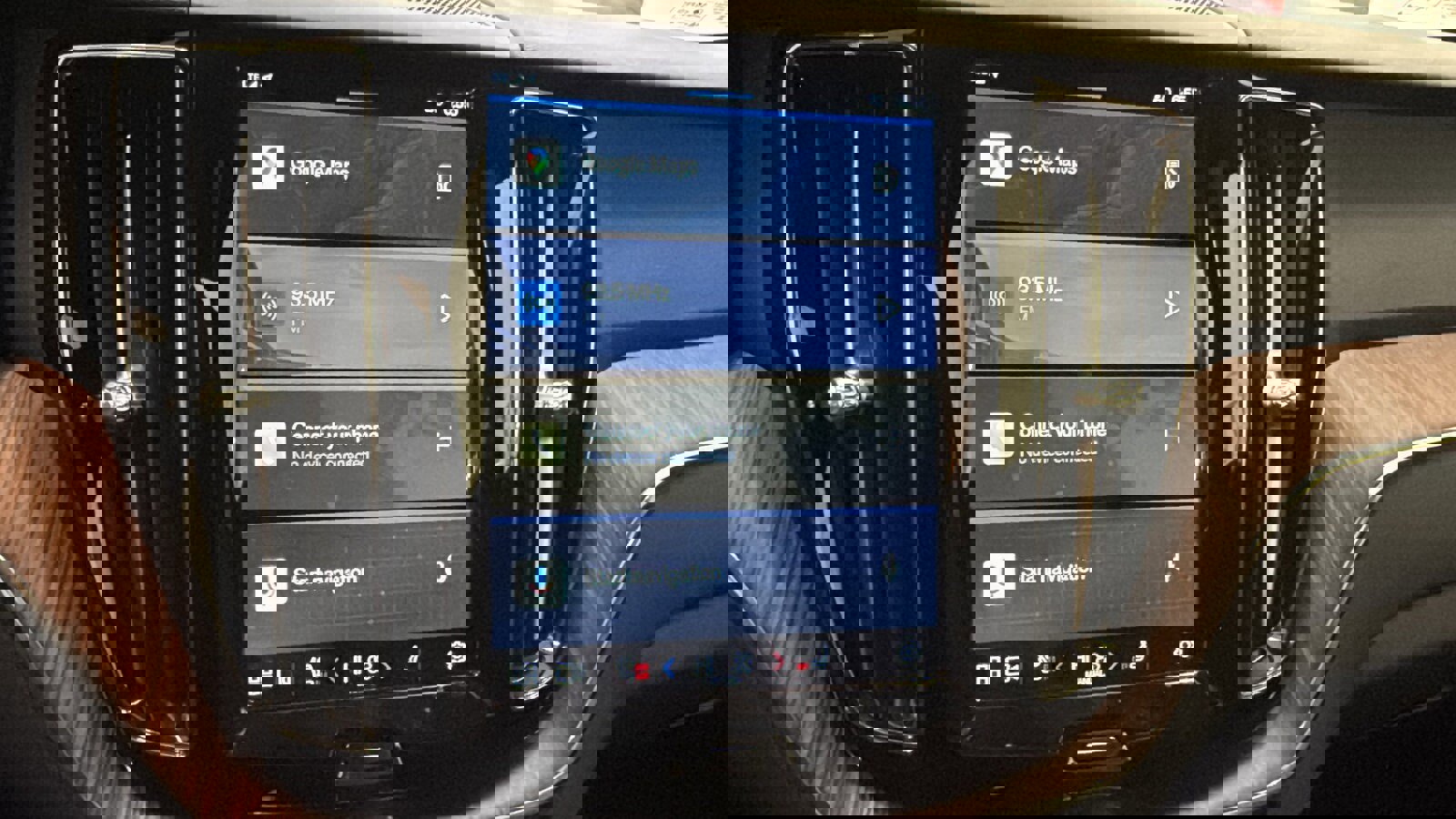 Certified 2023 Volvo XC60 B5 Plus w/ Climate Package image 16