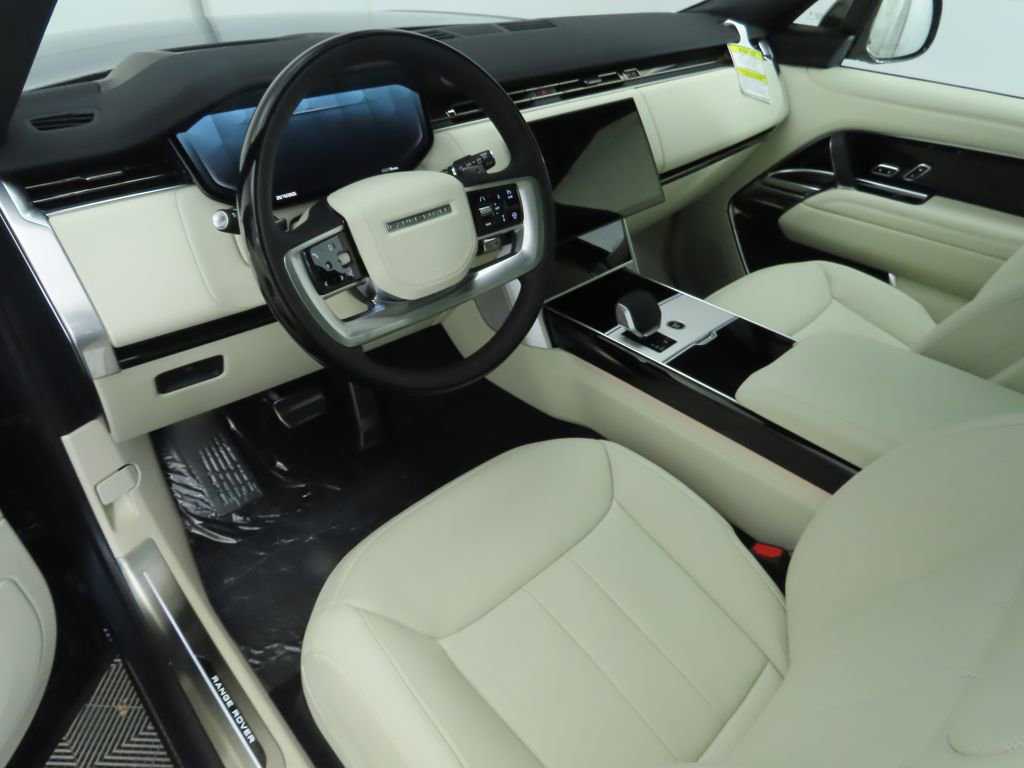 New 2025 Land Rover Range Rover SE image 9