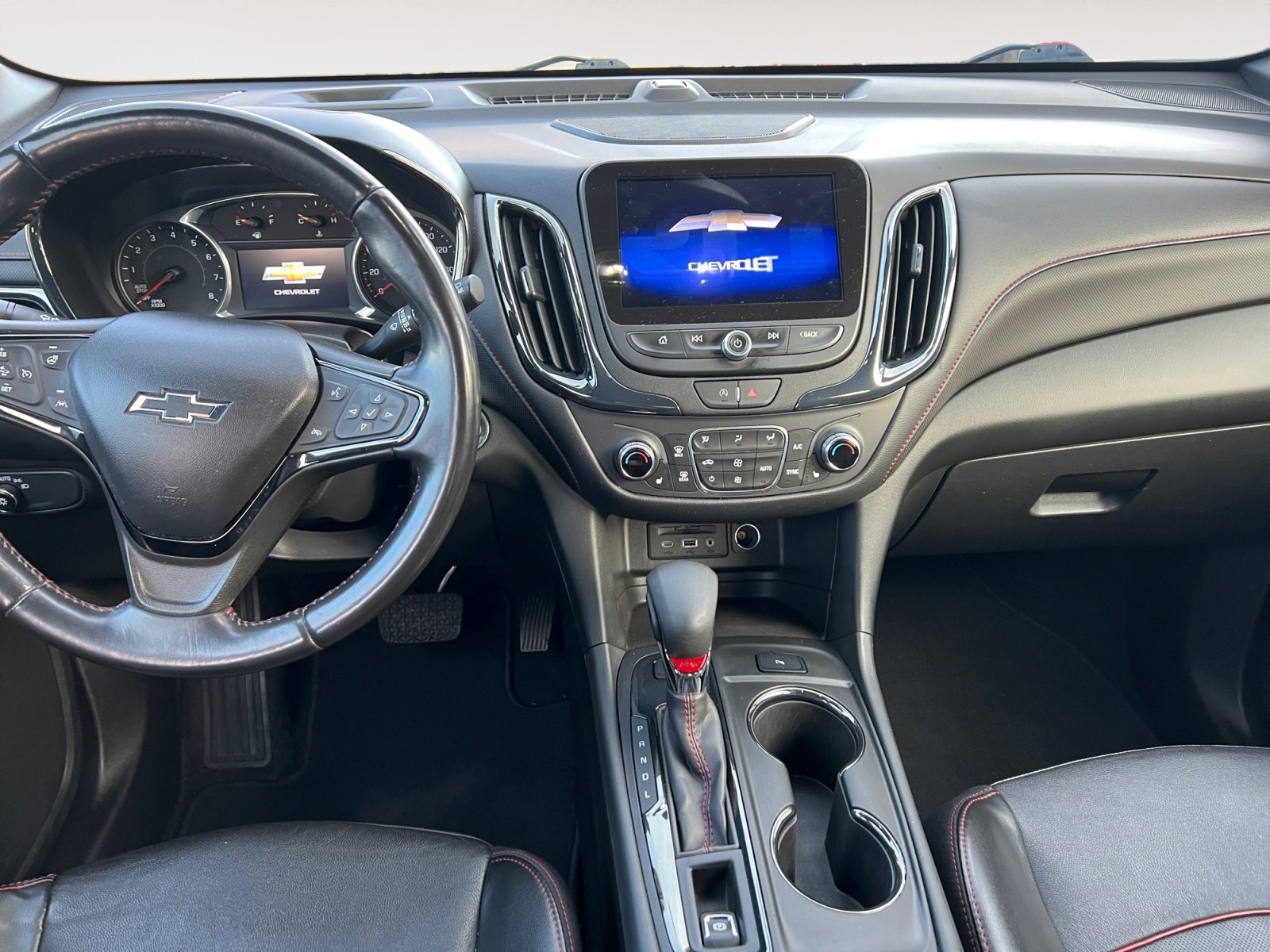 Used 2022 Chevrolet Equinox RS w/ RS Leather Package image 11