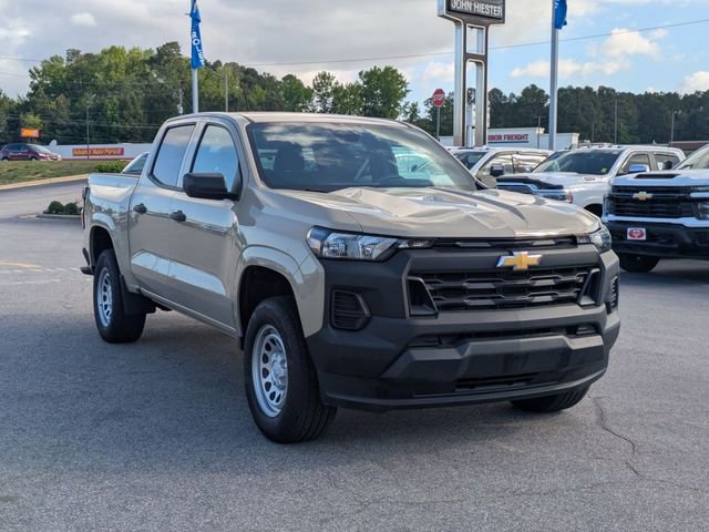 Used 2024 Chevrolet Colorado W/T RWD image 2