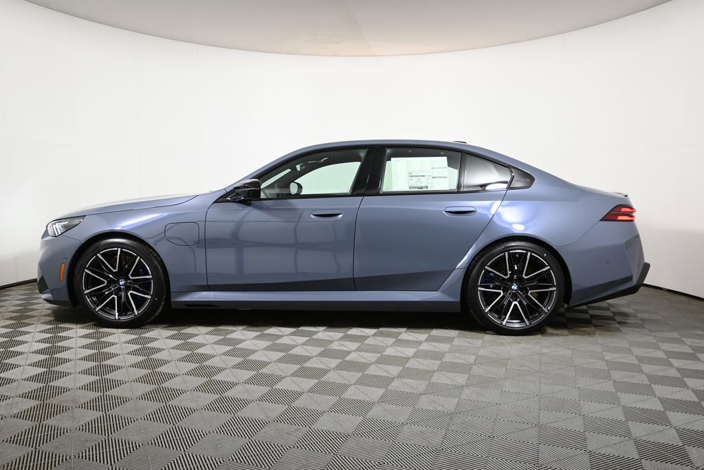 New 2026 BMW M5 w/ Executive Package image 2