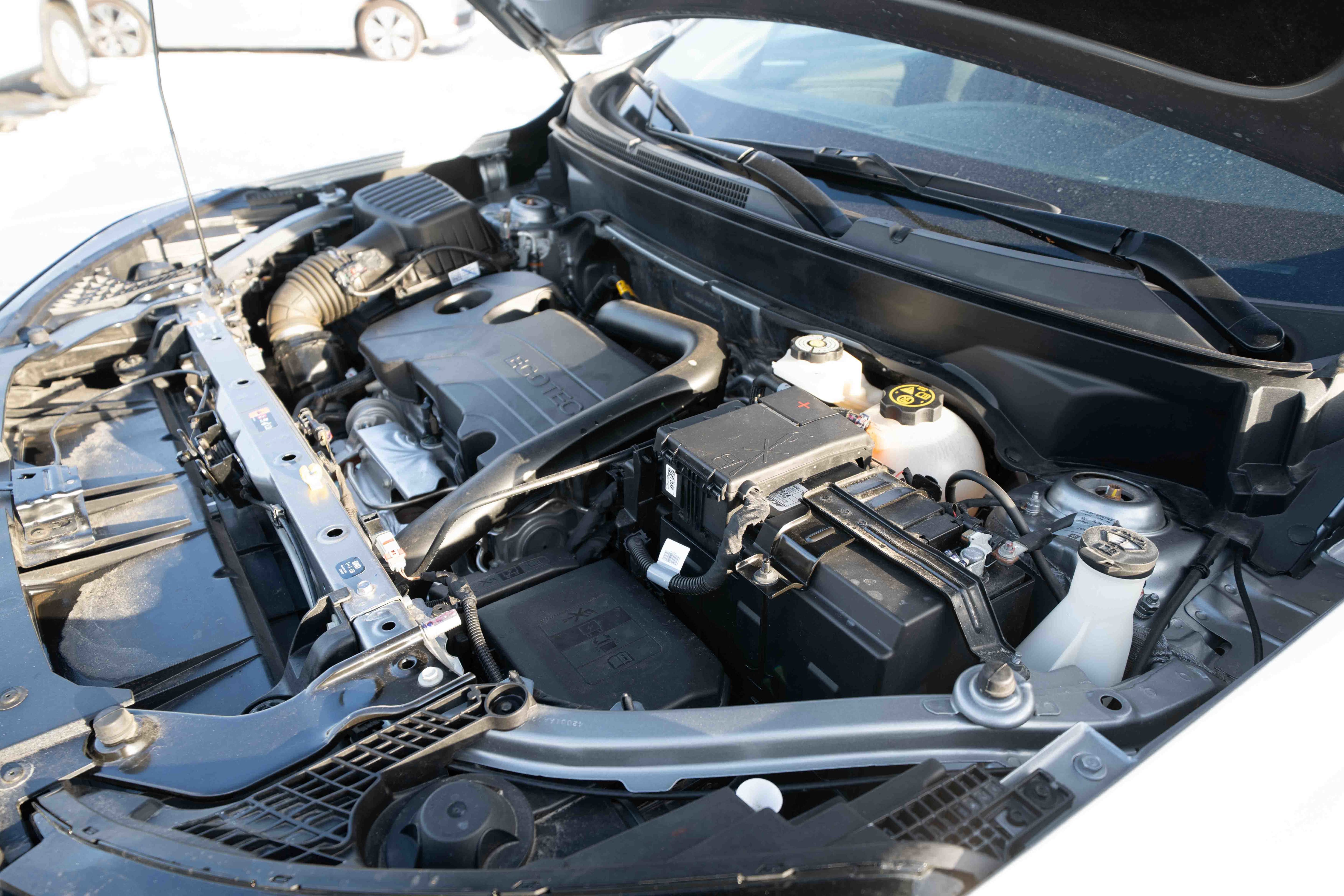 Used 2023 GMC Terrain SLE w/ Driver Convenience Package image 34