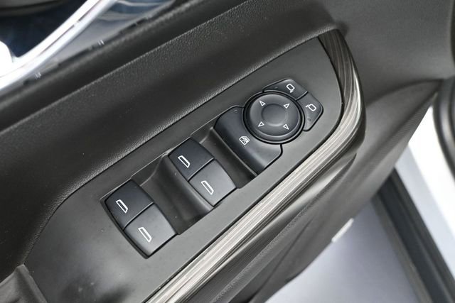 Used 2017 GMC Acadia SLT AWD/4WD image 19