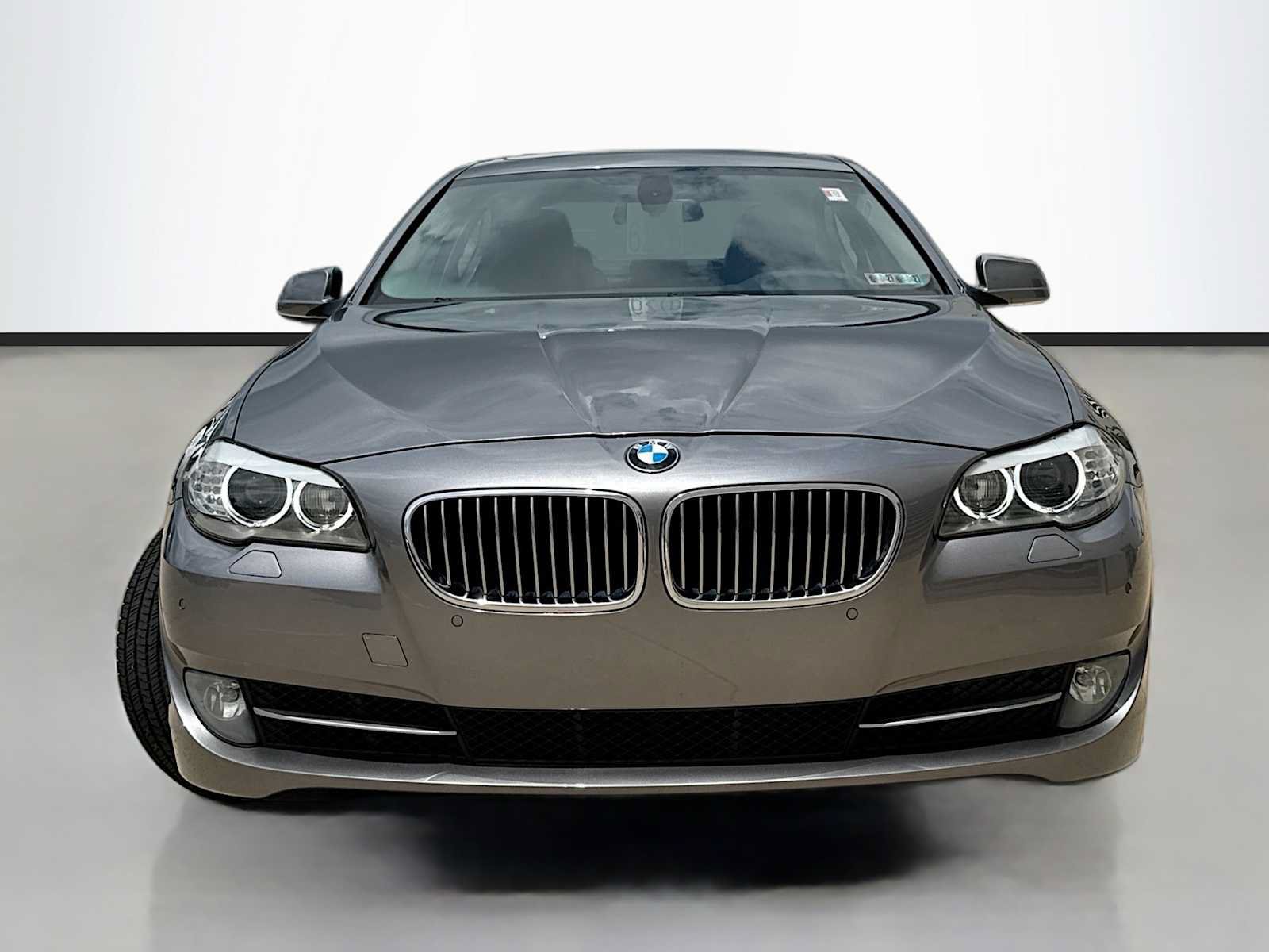 Used 2012 BMW 528i xDrive Sedan AWD/4WD image 2