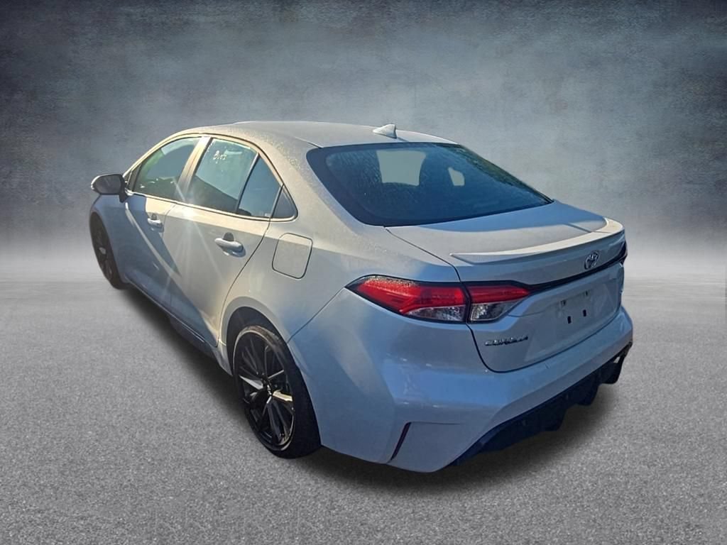 Used 2025 Toyota Corolla SE FWD image 4