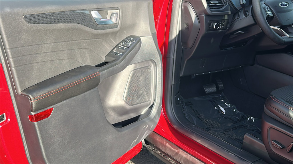 New 2026 Ford Escape ST-Line w/ Tech Pack #1 AWD/4WD image 23