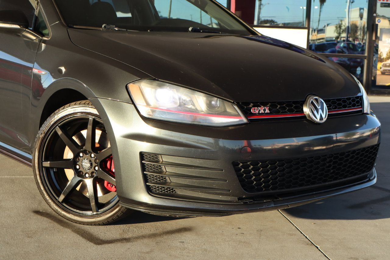 Used 2017 Volkswagen GTI Sport image 2
