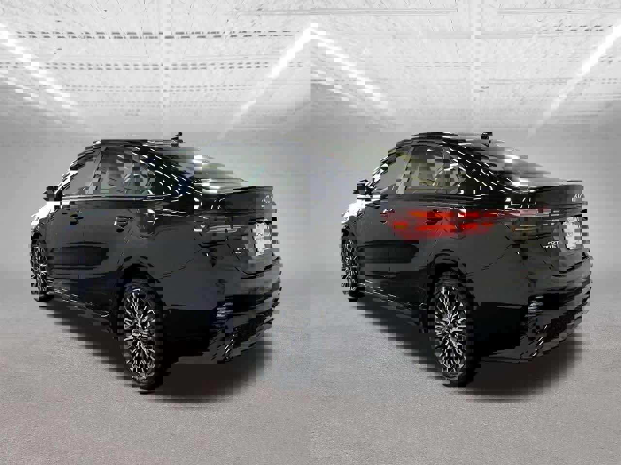 Used 2024 Kia Forte GT-Line w/ GT-Line Premium Package image 3