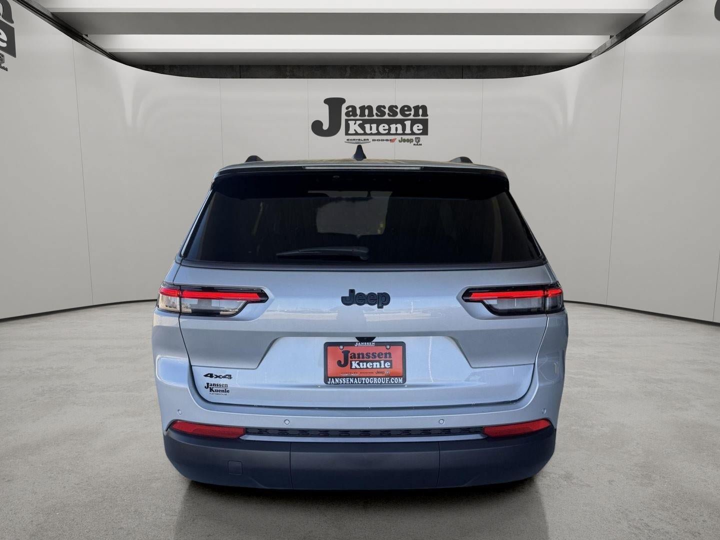 New 2026 Jeep Grand Cherokee L Limited w/ Limited Altitude Package AWD/4WD image 2